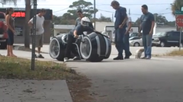 Вот это крутой мотоцикл! смотреть онлайн