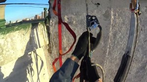 ⚠️Эксперимент - неправильно заправленная верёвка в спусковое Риг | Промышленный альпинизм