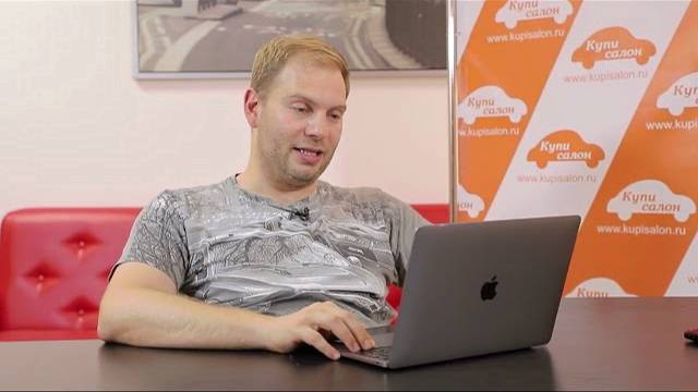 Dodge Challenger - перетяжка салона в экокожу со вставками из алькантары