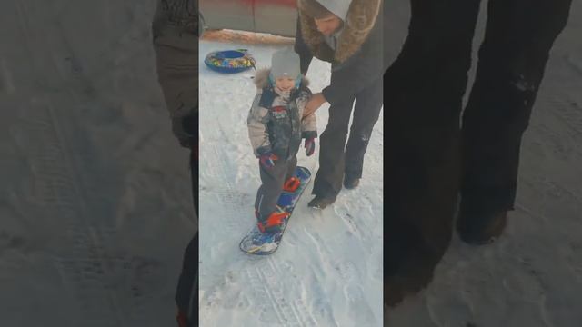 Детский сноуборд. Испытание на горе. смотреть онлайн