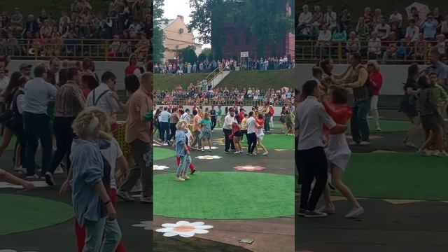 Танцуем все! День города Ярославля, 27 мая 2023 г. #праздник #танцы #ярославль #город #стадион смотреть онлайн