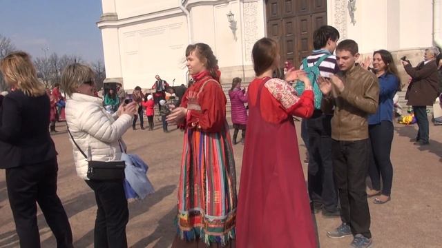 Праздник Пасхи у Екатерининского собора г Пушкин 12 04 2015 смотреть онлайн