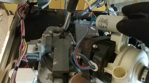 Посудомойка гудит и не запускается