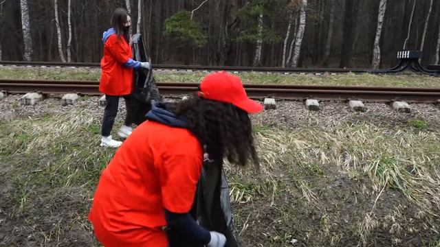 Плоггинг: беги и убери смотреть онлайн