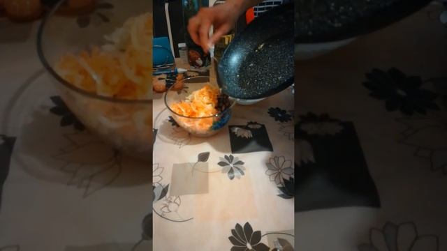 Салат из копчёной грудки с фасолью смотреть онлайн