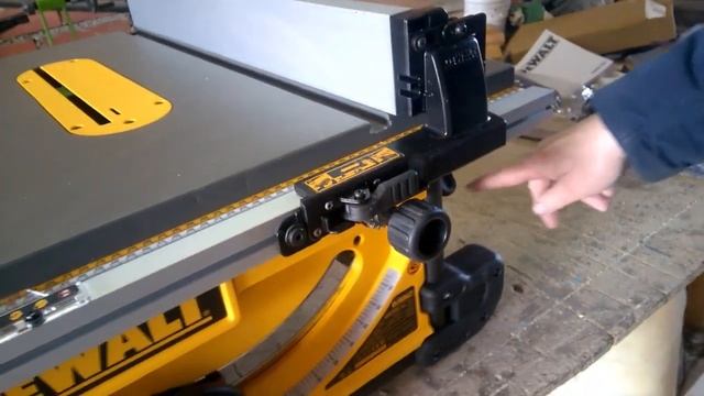 Распаковка и обзор циркулярной пилы DeWALT DWE7491 смотреть онлайн