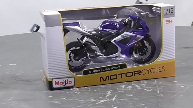 Модель мотоцикла Suzuki GCX-R750