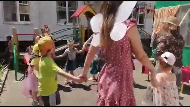"Муха - Цокотуха" смотреть онлайн