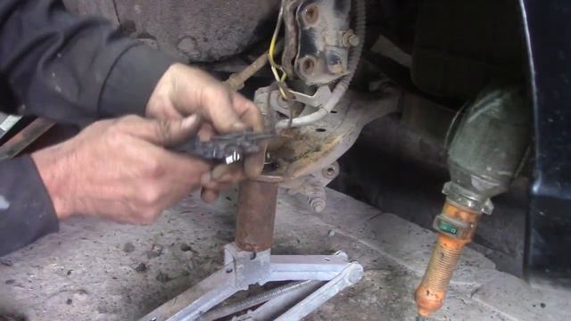 Hyundai Accent, замена шаровой опоры смотреть онлайн