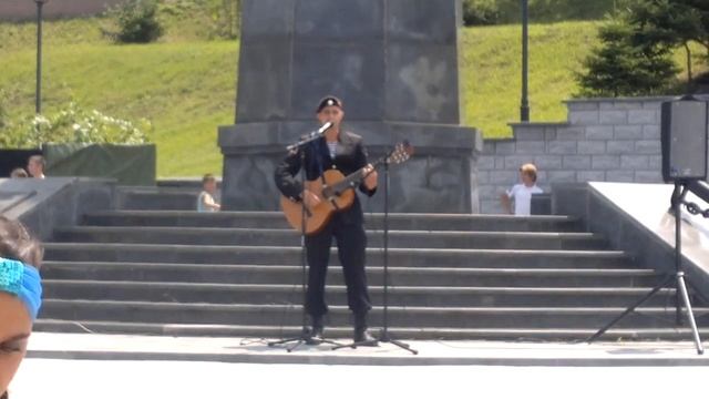 Морпех поёт песню Николая Расторгуева Адмирал смотреть онлайн