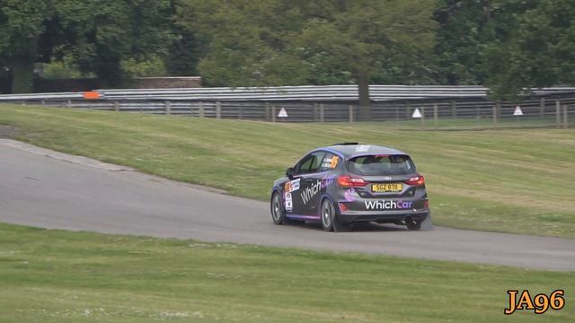 The BEST Sounding 3-Cylinder Car - Ford Fiesta R2 - Anti-Lag & Turbo Sounds! смотреть онлайн
