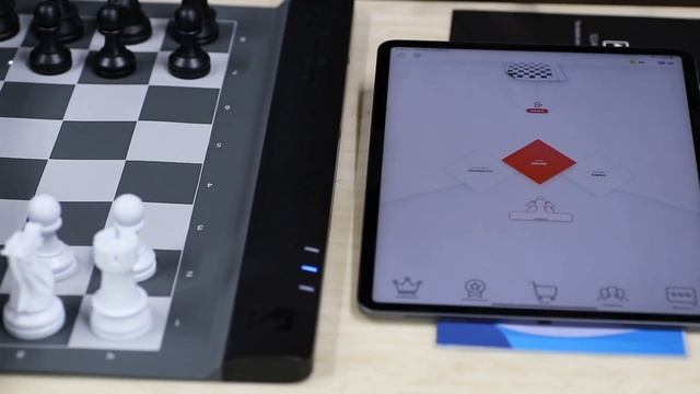 Square Off Pro Unboxing + Beginning Chess Game on Chess.com смотреть онлайн