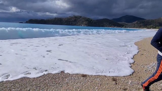 НАШЛИ НОВУЮ ВИЛЛУ! ОЛЮДЕНИЗ – ТУРЕЦКОЕ МЕРТВОЕ МОРЕ, ГДЕ НАСТЯ УТОПИЛА БОТИНКИ смотреть онлайн