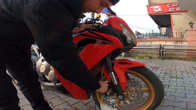 HONDA CBR 1000 RR fren hidrolik değişimi Motul dot 5.1 смотреть онлайн