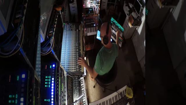 mutable instuments Elements, korg r3, roland tr8 смотреть онлайн