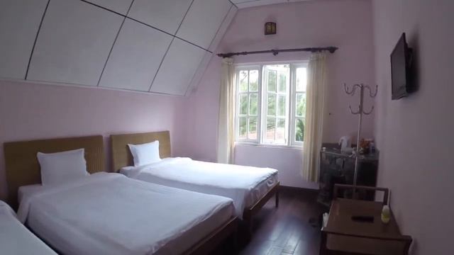 Отель в парке на природе в Далате смотреть онлайн