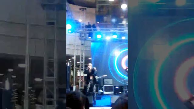 Гипер Сити Курган поет Юлиана Караулова без платно