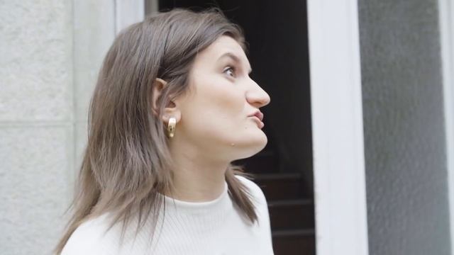 Daan is woedend en maakt Angela haar cadeau kapot! ? смотреть онлайн