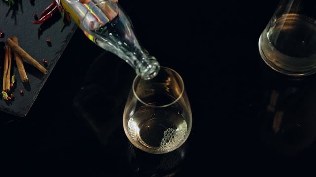 Капсульная коллекция коктейлей Schweppes: Savory смотреть онлайн
