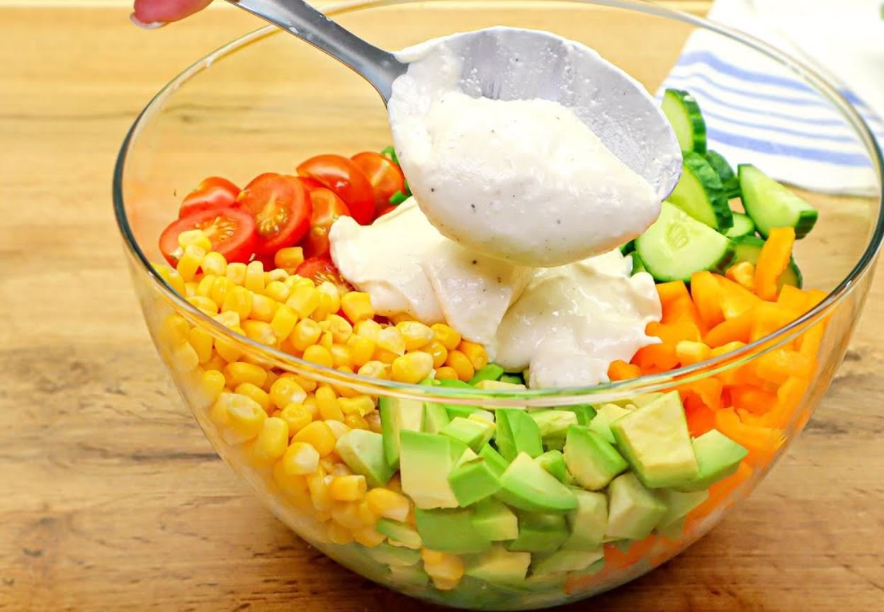 Мало кто знает этот рецепт! Вкусный рецепт салата из авокадо и помидоров! Здорово и вкусно! смотреть онлайн