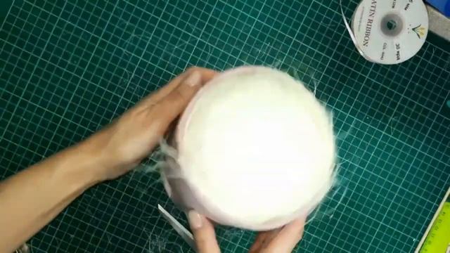 Делаю круглую шляпную коробку для букета. смотреть онлайн