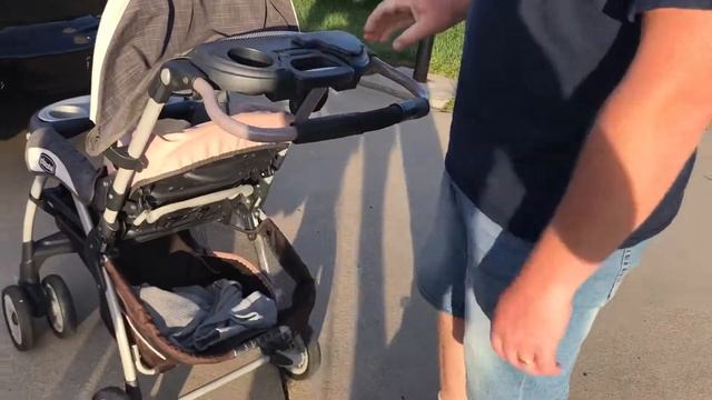How to Close the Darn Chicco Stroller Designed by Evil People смотреть онлайн