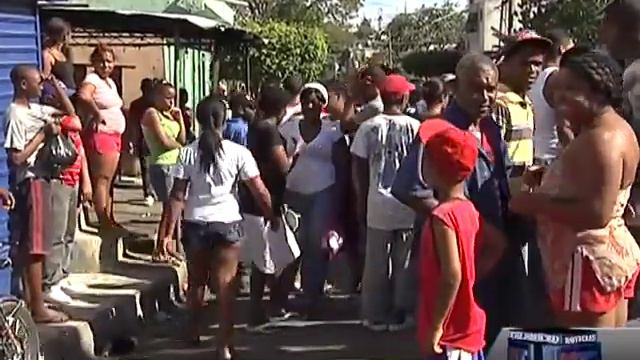 Policía hiere mujer en redada Computer смотреть онлайн