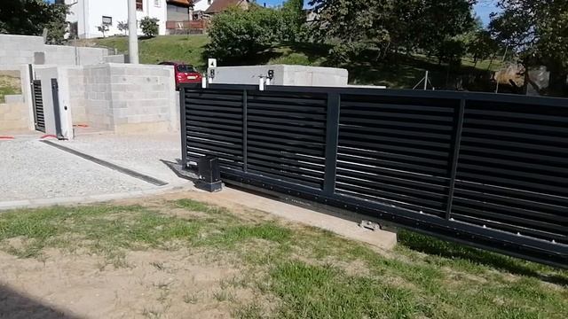 Roger Technology BM30/326HS, samonoseća kapija , kosi teren смотреть онлайн