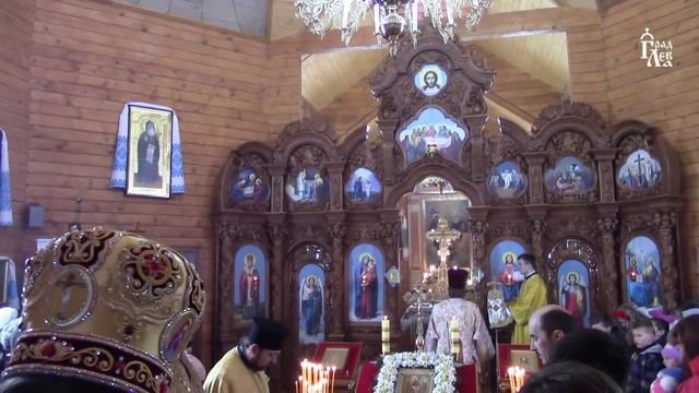 Чин великого освячення храму на честь Пресвятої Тройці у с. Малі Грибовичі. Божественна Літургія смотреть онлайн