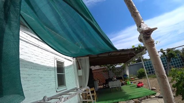 ПО ПРЯМОМУ НАЗНАЧЕНИЮ! Сделали КЛАССНЫЙ НАВЕС из сетки. Рассказываем хитрости крепления. Дом на Юге смотреть онлайн