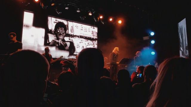 John Carpenter - "They Live - Coming to L.A." 11/15/17 Boston, MA смотреть онлайн