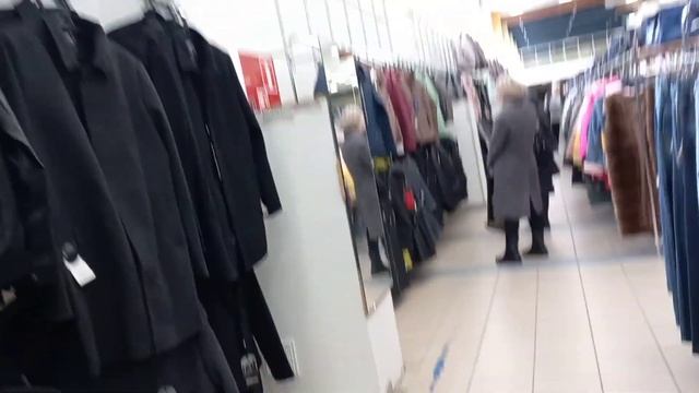 29/3 23 #жизньнасевере СНОВА ШОПИНГ. ВМЕСТО КУРТКИ КРАСНЫЕ ТРУСЫ. БУДУ МУЖА ВОЗБУЖДАТЬ. смотреть онлайн