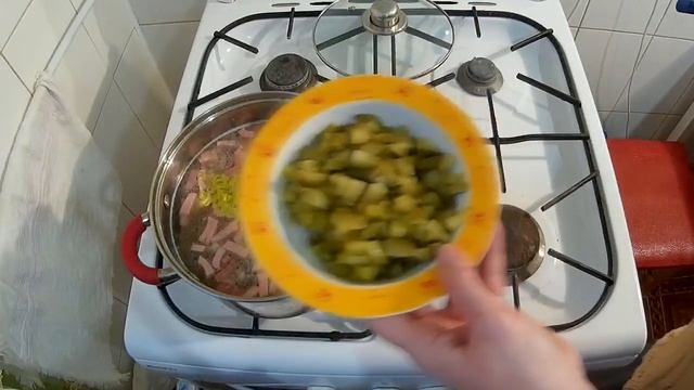 СОЛЯНКА МЯСНАЯ СБОРНАЯ из свинины и колбасных изделий! Заправочные супы. Русская кухня. смотреть онлайн