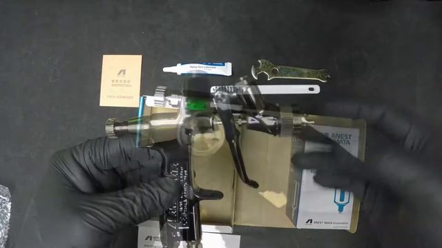 IWATA LPH80 HVLP Unboxing