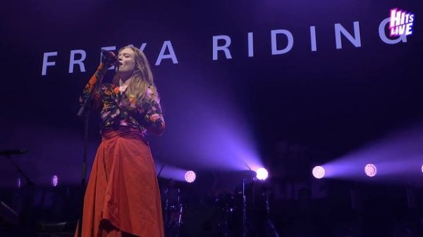 Freya Ridings - Weekends (Live at Hits Live)
