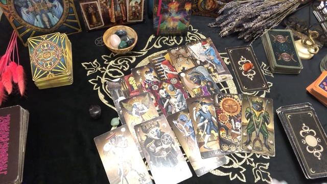 ЛИЧНАЯ ЖИЗНЬ В ОКТЯБРЕ ??? Таро онлайн расклад. Гадание бесплатно