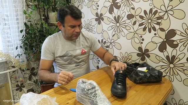Оригинальные Кроссовки MERRELL с Китая! смотреть онлайн