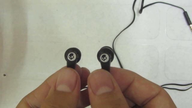 Skullcandy Earphone Unboxing Review In Hindi 2017 смотреть онлайн