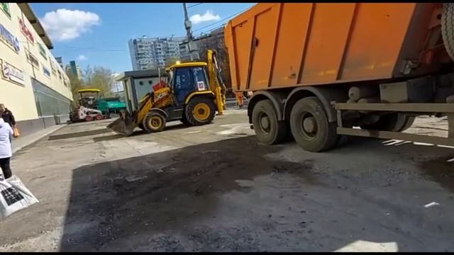 Демонтаж асфальта на Сормовской улице смотреть онлайн