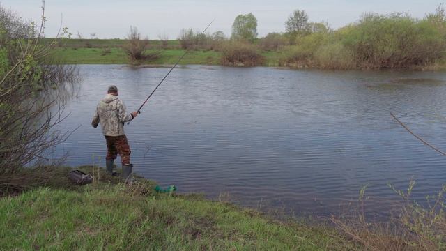 Рыбалка, красноперка весенняя на червя смотреть онлайн