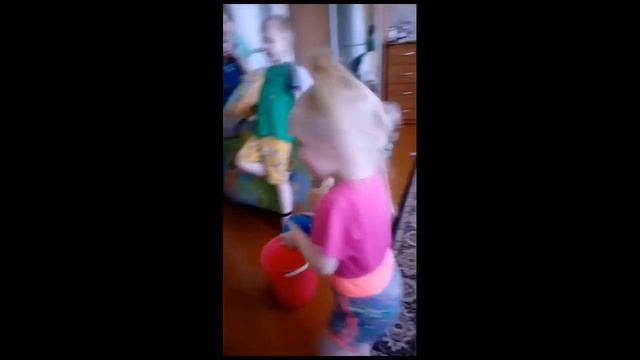 Отработка метания мяча дома.mp4 смотреть онлайн
