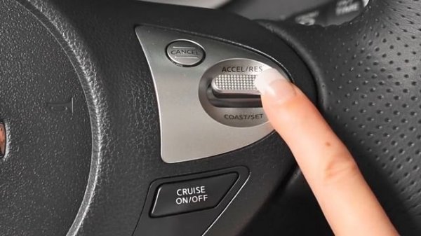2014 NISSAN Juke - Cruise Control