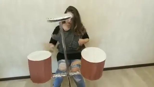 Рок группа "У нас все дома" ? Музыкальные инструменты своими руками. смотреть онлайн