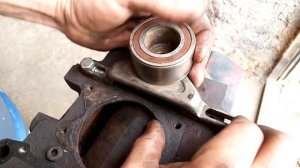 Натяжитель ремня на Chery Amulet.