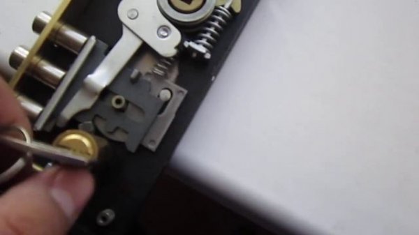 Дверной замок KALE KiLiT принцип работы