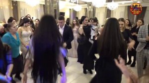 Цыгане отжигают на свадьбе чечетки