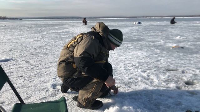 Подледка на Ангаре в конце марта.Хариус и сиг. смотреть онлайн