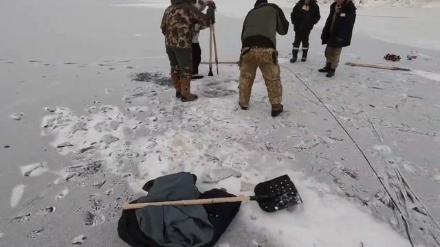 Кутх Тревел. Подледная рыбалка на Чукотке. Река Великая, тонкий лед, ноябрь 2022. Чир, Налим, Щука смотреть онлайн