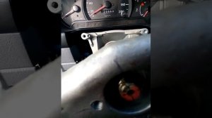 Как убрать скрип руля на акценте.