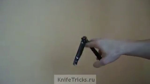 Basic Twirl | Трюк с ножом-бабочкой смотреть онлайн